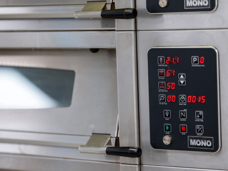 Bakery oven - digital panel and door