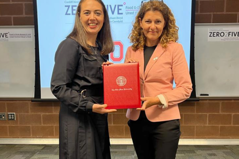 Dr Ellen Evans (left) and Dr Sanja Ilic (right)