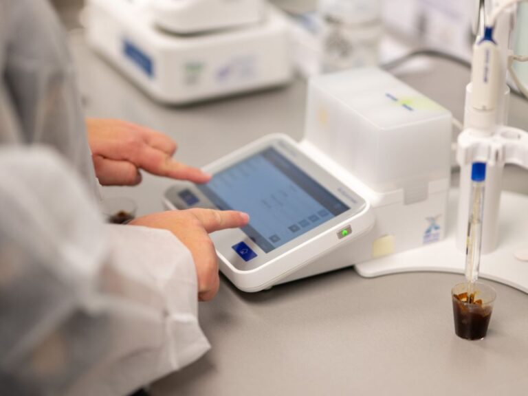 Touch-screen food testing equipment